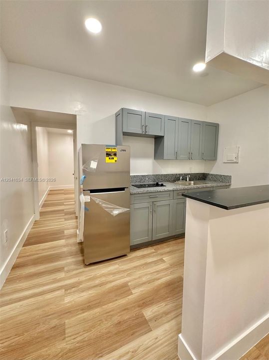 For Rent: $1,750 (1 beds, 1 baths, 700 Square Feet)