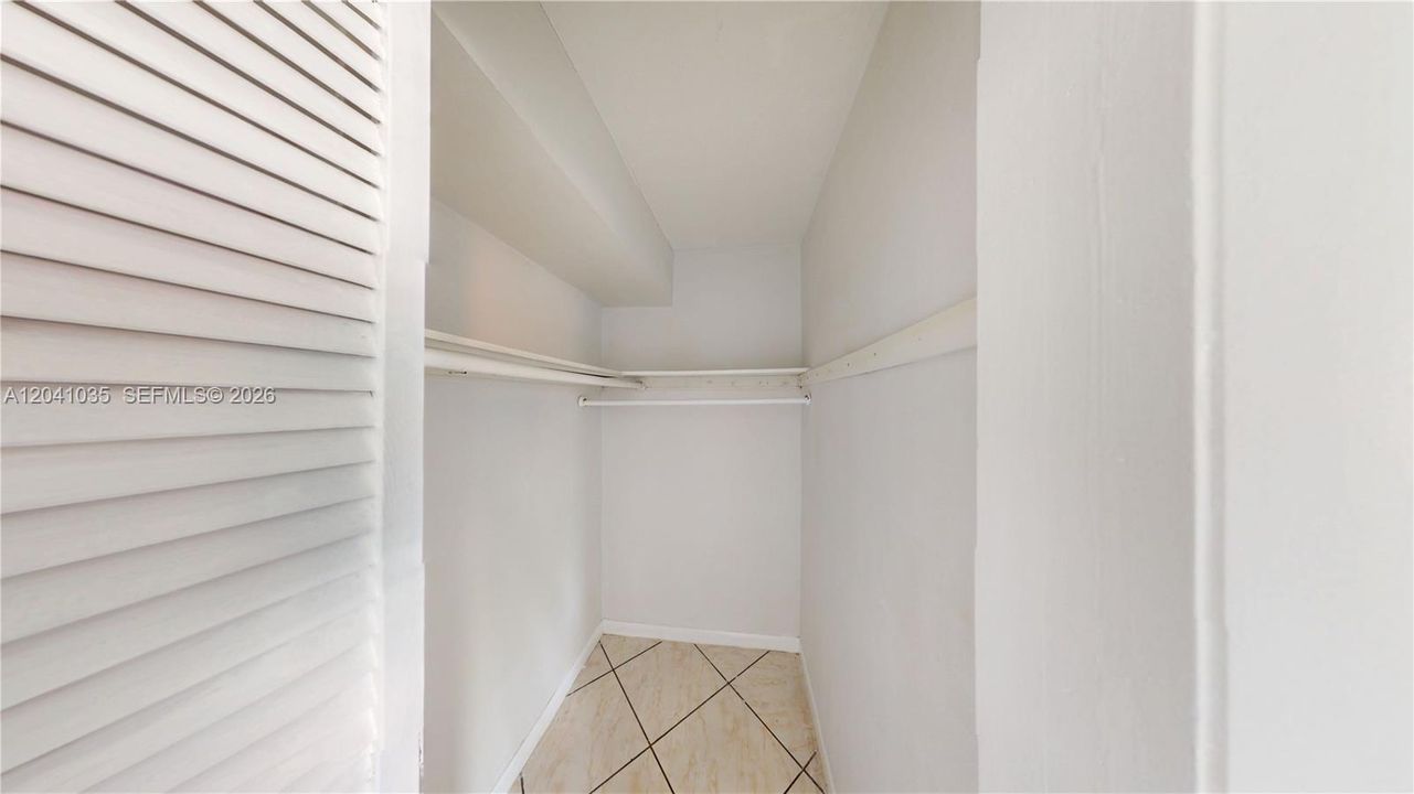 For Rent: $4,250 (5 beds, 5 baths, 0 Square Feet)
