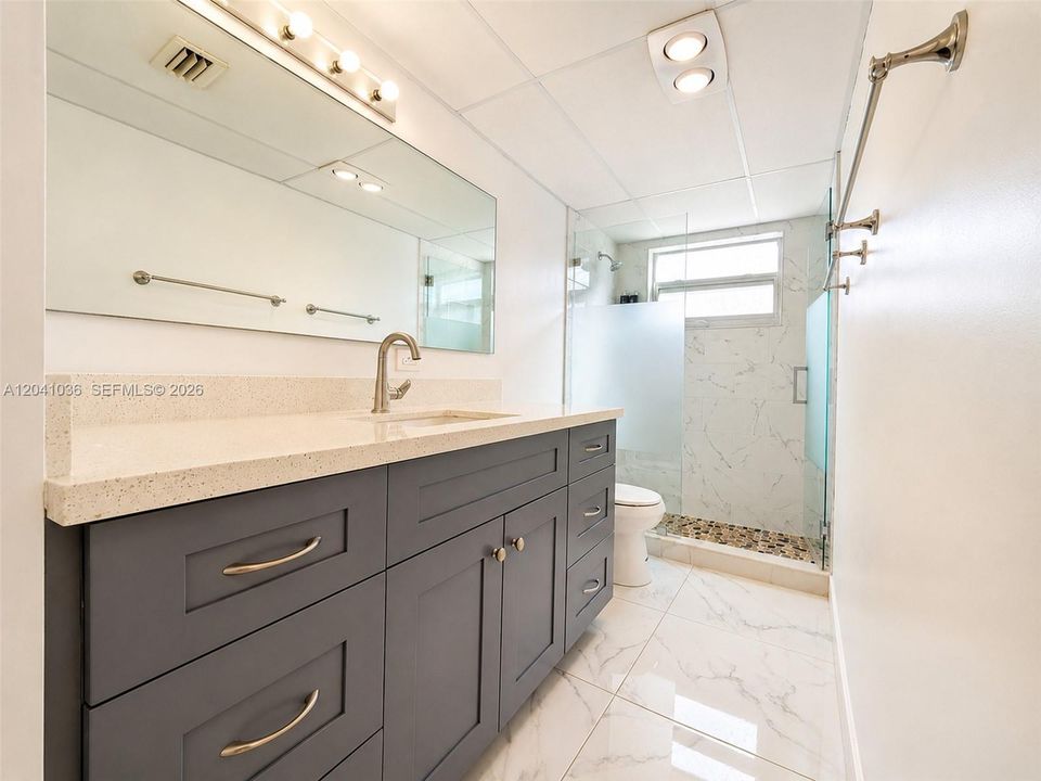 For Sale: $349,000 (2 beds, 2 baths, 1086 Square Feet)