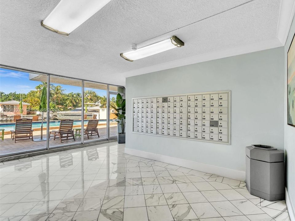 KEYSTONE TOWERS CONDO For Sale 2020 NE 135th St # 601NORTH MIAMI, FL 33181