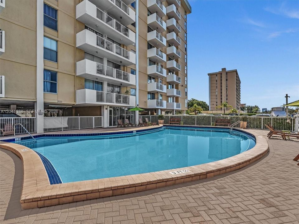 KEYSTONE TOWERS CONDO For Sale 2020 NE 135th St # 601NORTH MIAMI, FL 33181