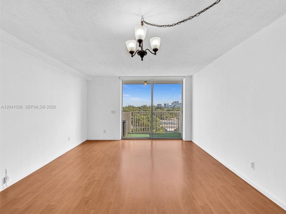 KEYSTONE TOWERS CONDO For Sale 2020 NE 135th St # 601NORTH MIAMI, FL 33181