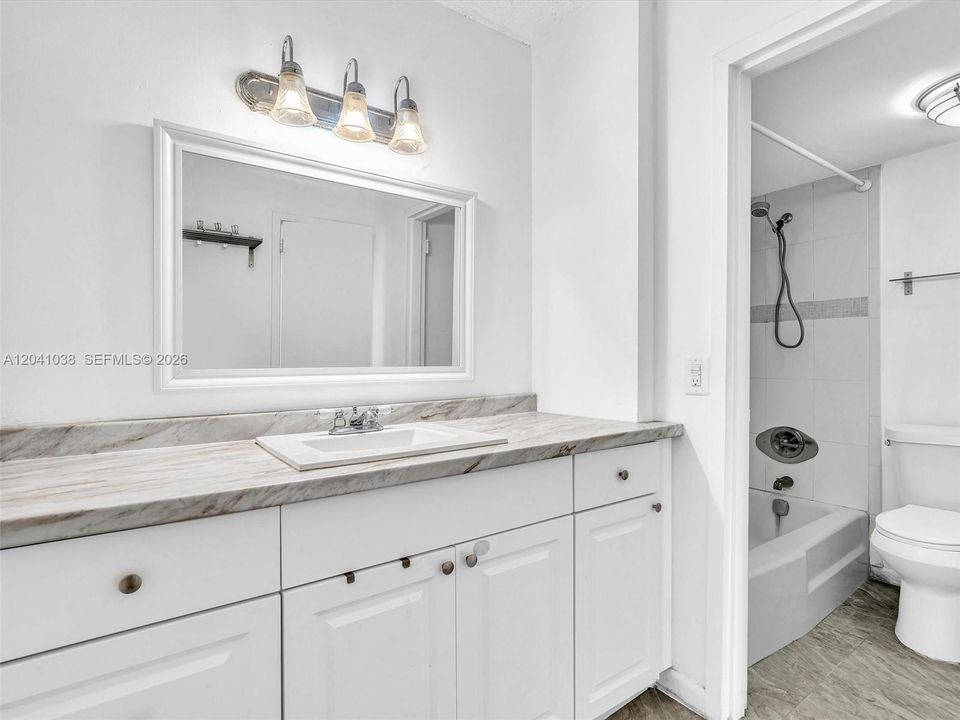 KEYSTONE TOWERS CONDO For Sale 2020 NE 135th St # 601NORTH MIAMI, FL 33181