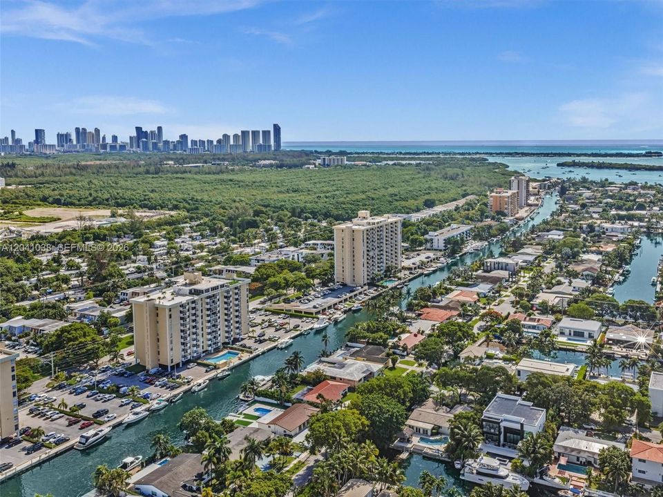 KEYSTONE TOWERS CONDO For Sale 2020 NE 135th St # 601NORTH MIAMI, FL 33181