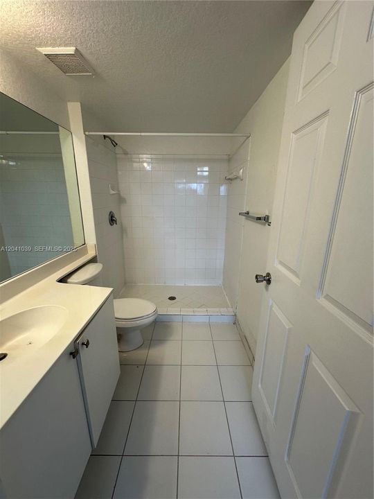For Sale: $218,000 (2 beds, 2 baths, 895 Square Feet)