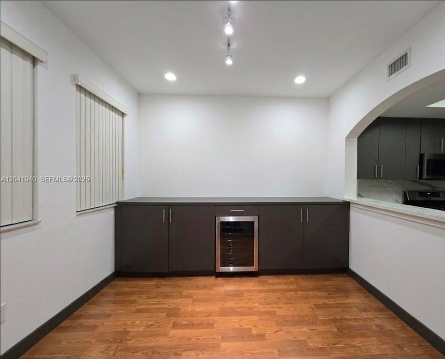 На продажу: $430,000 (3 спален, 2 ванн, 1364 Квадратных фут)