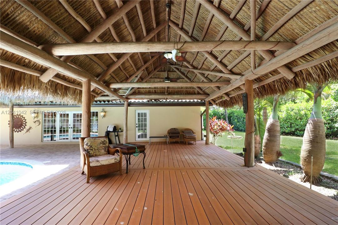 En Venta: $2,200,000 (5 camas, 4 baños, 3200 Pies cuadrados)