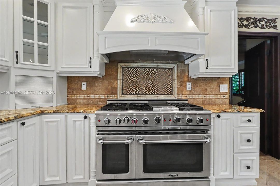 En Venta: $2,200,000 (5 camas, 4 baños, 3200 Pies cuadrados)