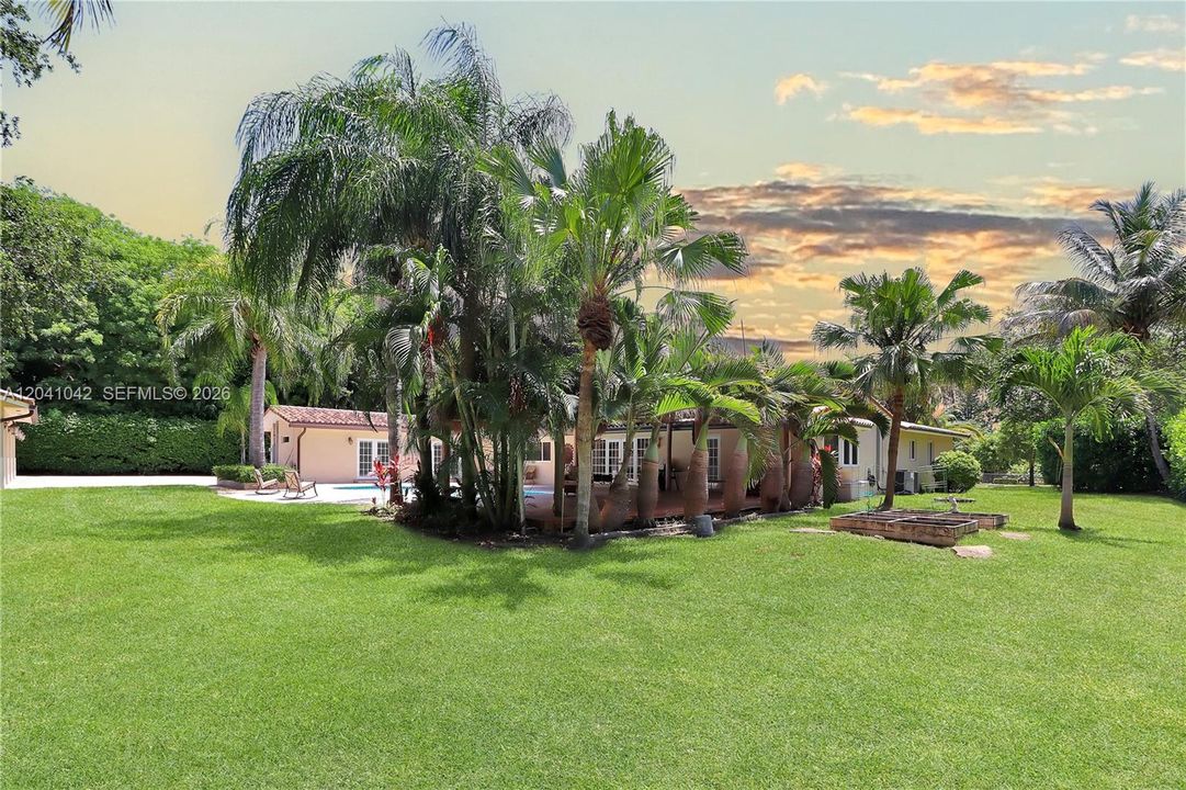 En Venta: $2,200,000 (5 camas, 4 baños, 3200 Pies cuadrados)