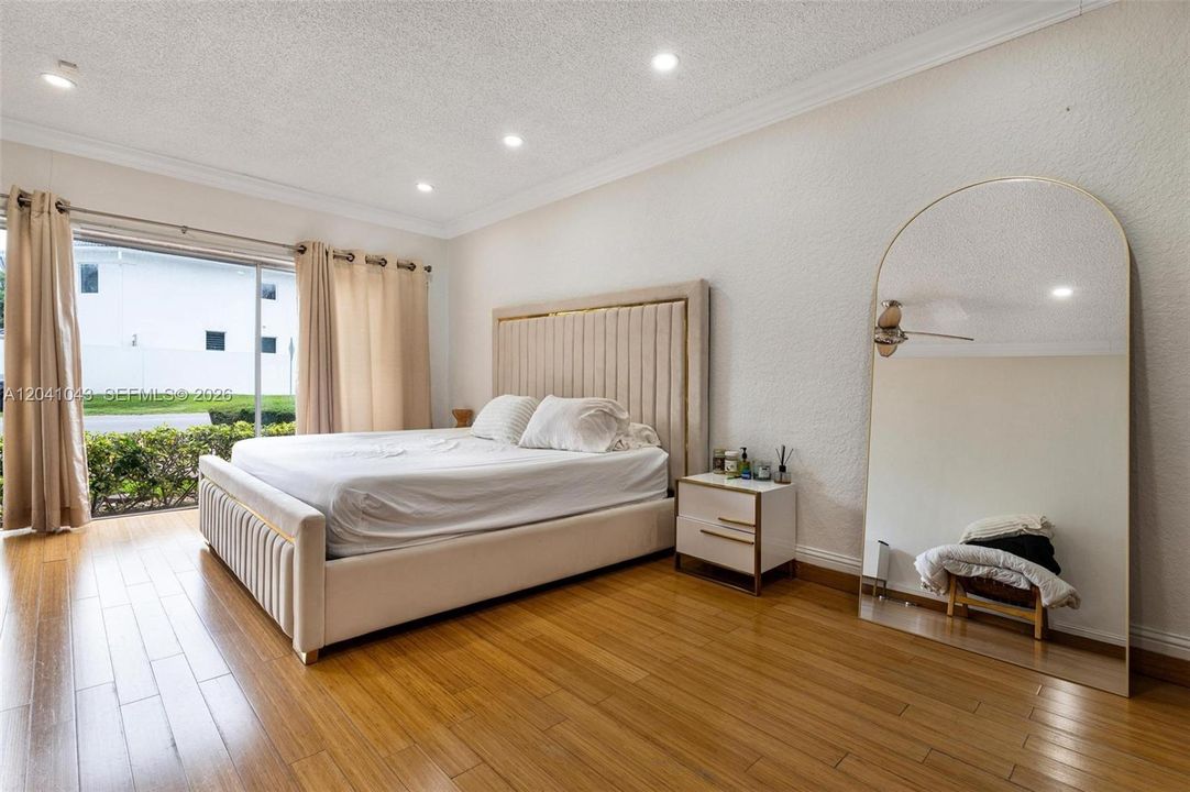 En Venta: $2,695,000 (4 camas, 3 baños, 1964 Pies cuadrados)