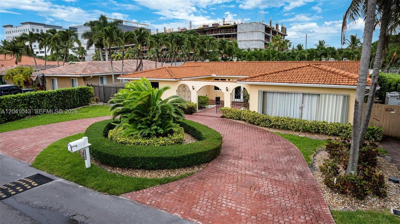 En Venta: $2,695,000 (4 camas, 3 baños, 1964 Pies cuadrados)