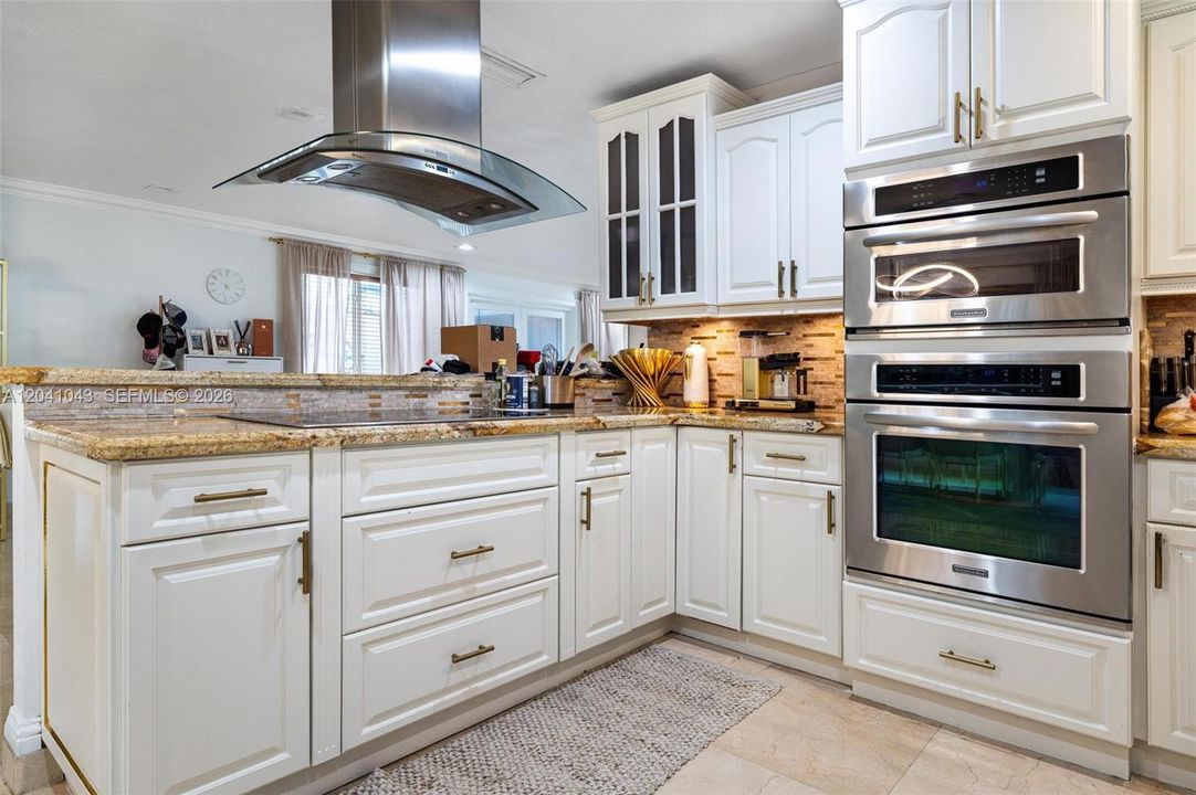 En Venta: $2,695,000 (4 camas, 3 baños, 1964 Pies cuadrados)