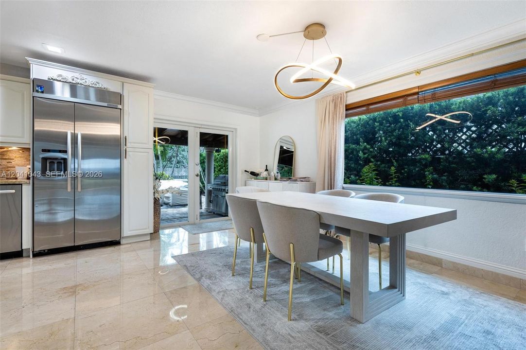 En Venta: $2,695,000 (4 camas, 3 baños, 1964 Pies cuadrados)