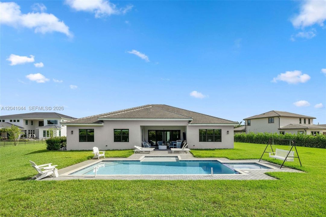 На продажу: $2,495,000 (4 спален, 4 ванн, 3640 Квадратных фут)
