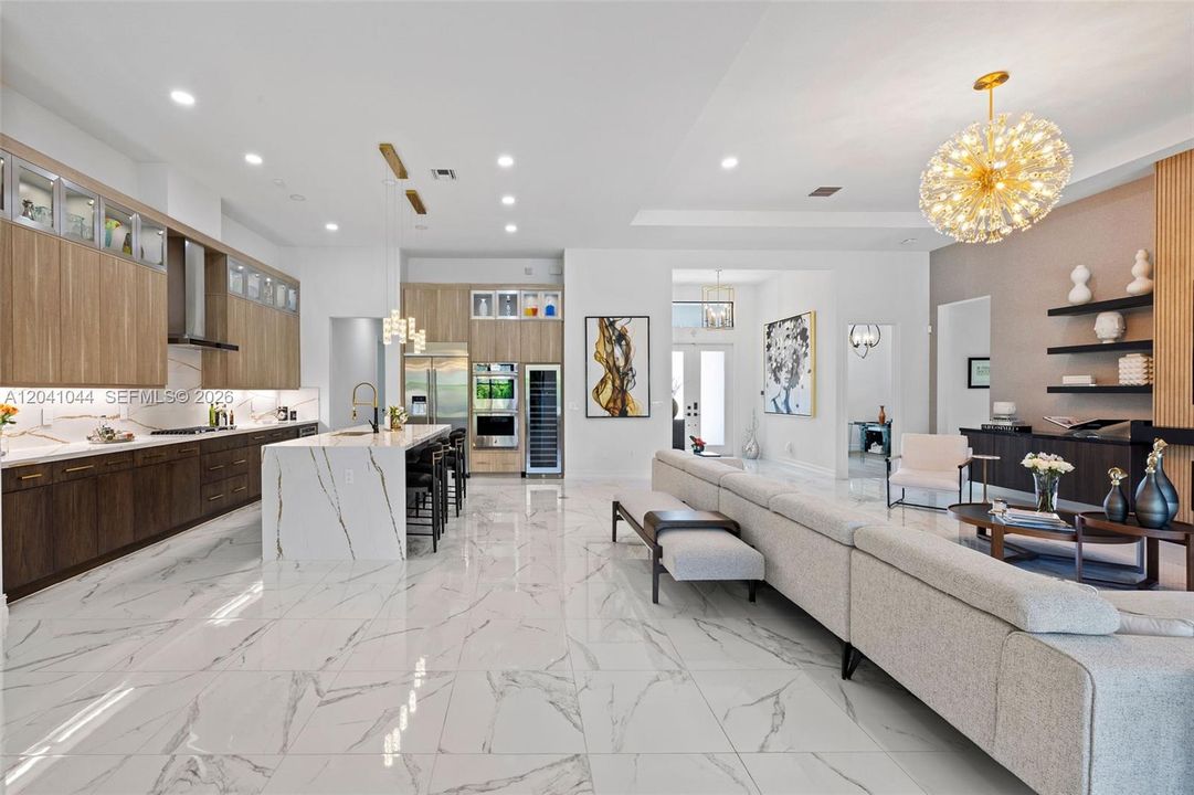 На продажу: $2,495,000 (4 спален, 4 ванн, 3640 Квадратных фут)