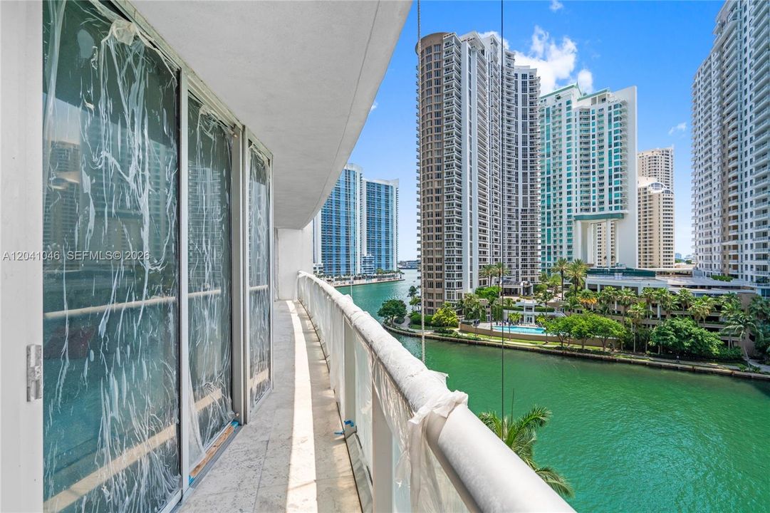 En Venta: $899,000 (2 camas, 2 baños, 1390 Pies cuadrados)