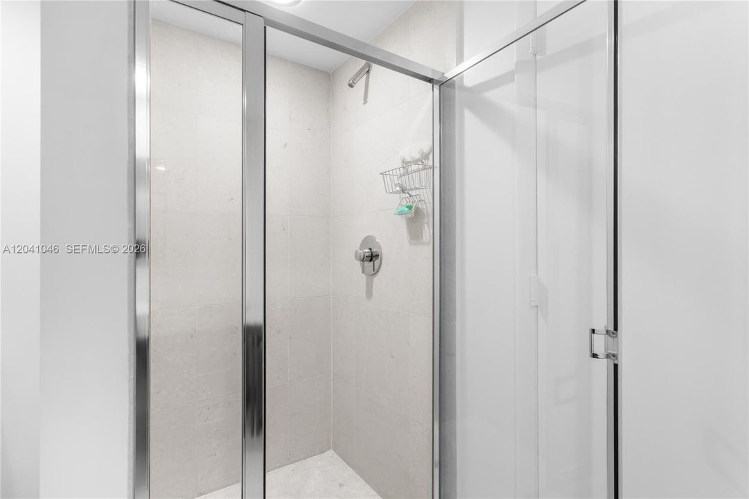 En Venta: $899,000 (2 camas, 2 baños, 1390 Pies cuadrados)