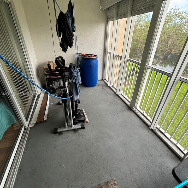 For Sale: $99,900 (2 beds, 2 baths, 1030 Square Feet)