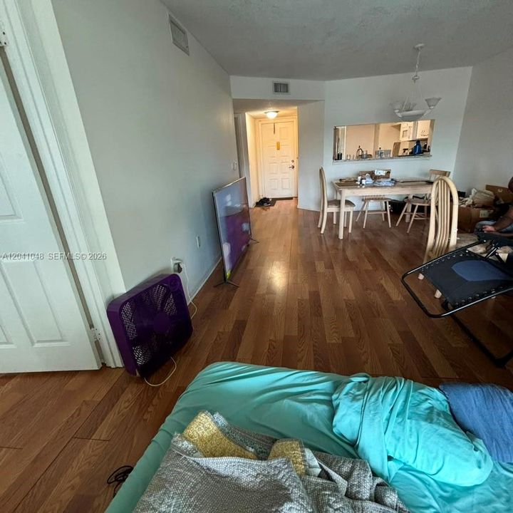 For Sale: $99,900 (2 beds, 2 baths, 1030 Square Feet)