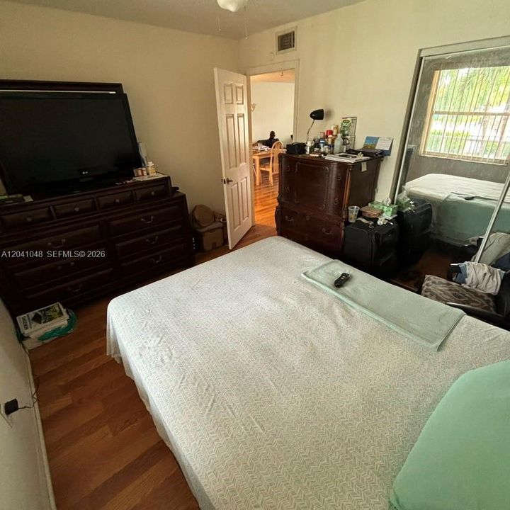 For Sale: $99,900 (2 beds, 2 baths, 1030 Square Feet)