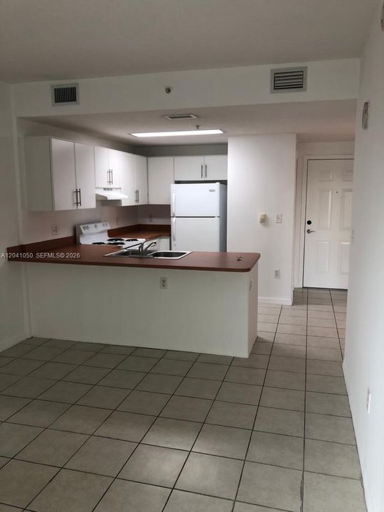 For Rent: $1,950 (1 beds, 1 baths, 543 Square Feet)