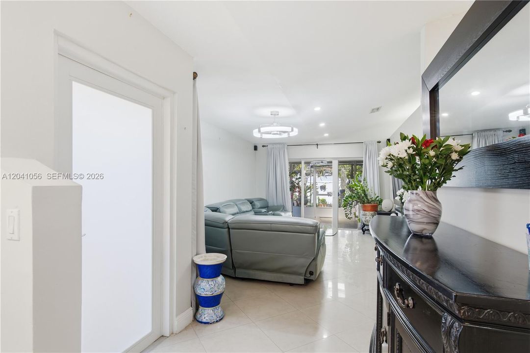 For Sale: $530,000 (3 beds, 2 baths, 1154 Square Feet)