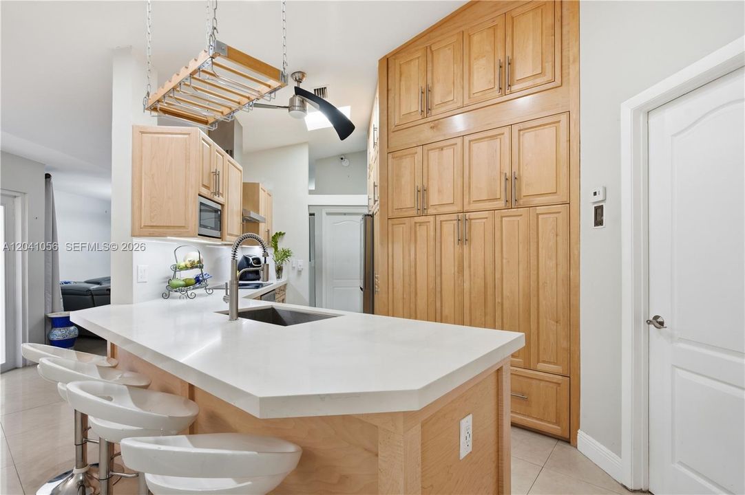 For Sale: $530,000 (3 beds, 2 baths, 1154 Square Feet)