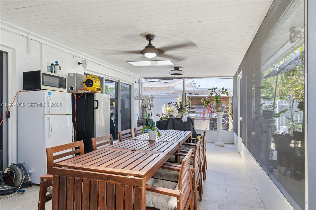 For Sale: $530,000 (3 beds, 2 baths, 1154 Square Feet)