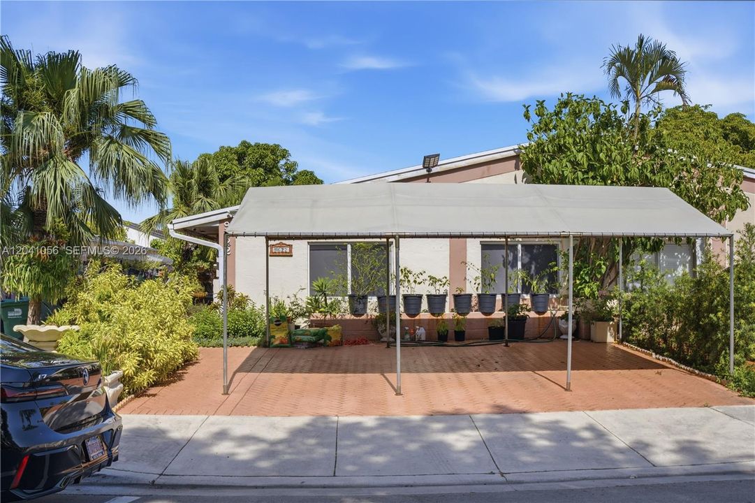 For Sale: $530,000 (3 beds, 2 baths, 1154 Square Feet)