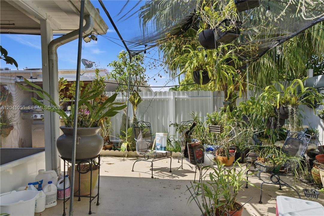 For Sale: $530,000 (3 beds, 2 baths, 1154 Square Feet)