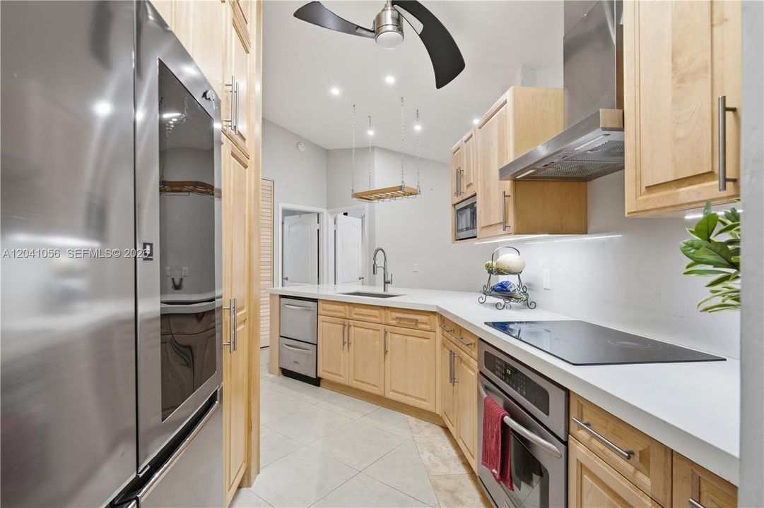 For Sale: $530,000 (3 beds, 2 baths, 1154 Square Feet)