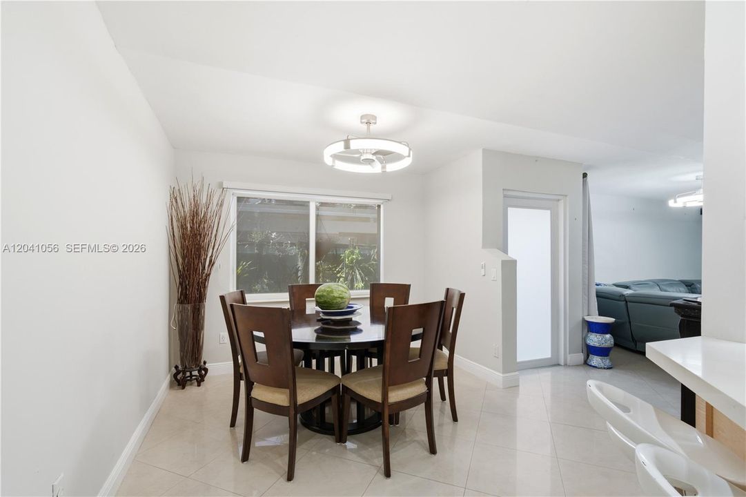 For Sale: $530,000 (3 beds, 2 baths, 1154 Square Feet)