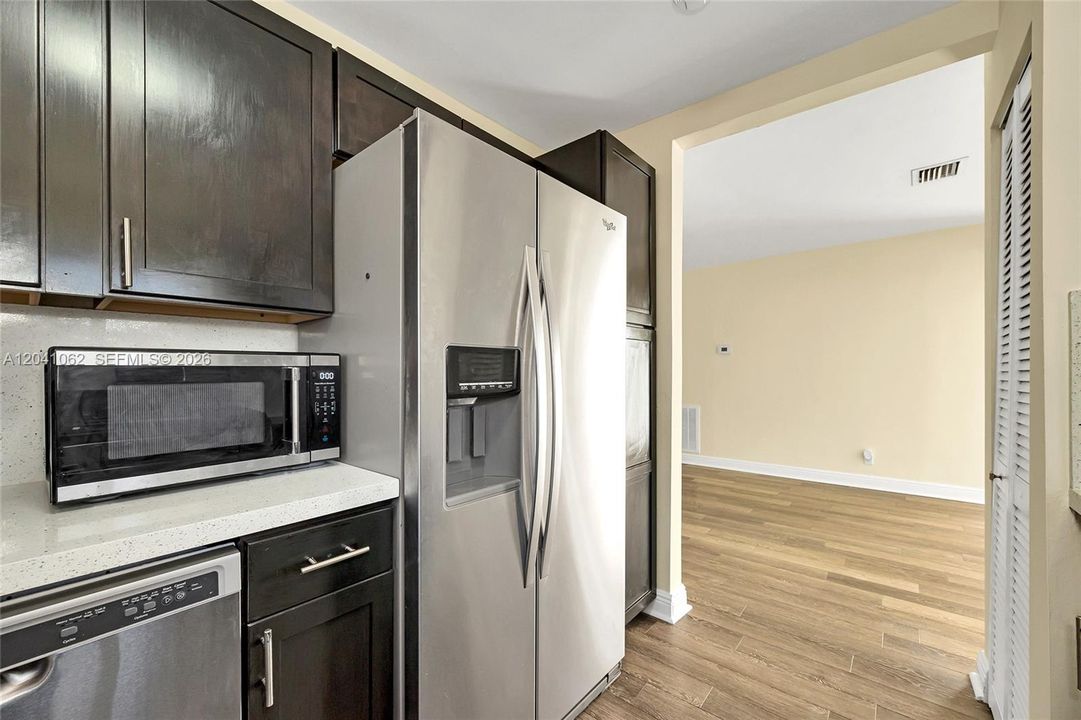 В аренду: $3,150 (3 спален, 2 ванн, 1385 Квадратных фут)