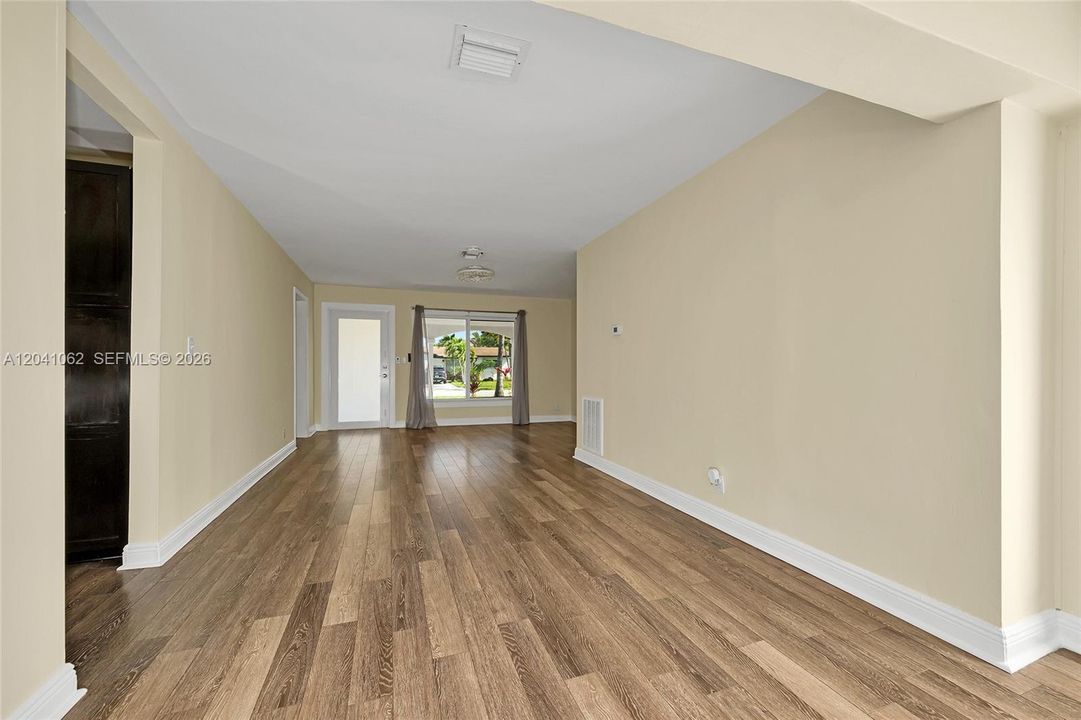 В аренду: $3,150 (3 спален, 2 ванн, 1385 Квадратных фут)