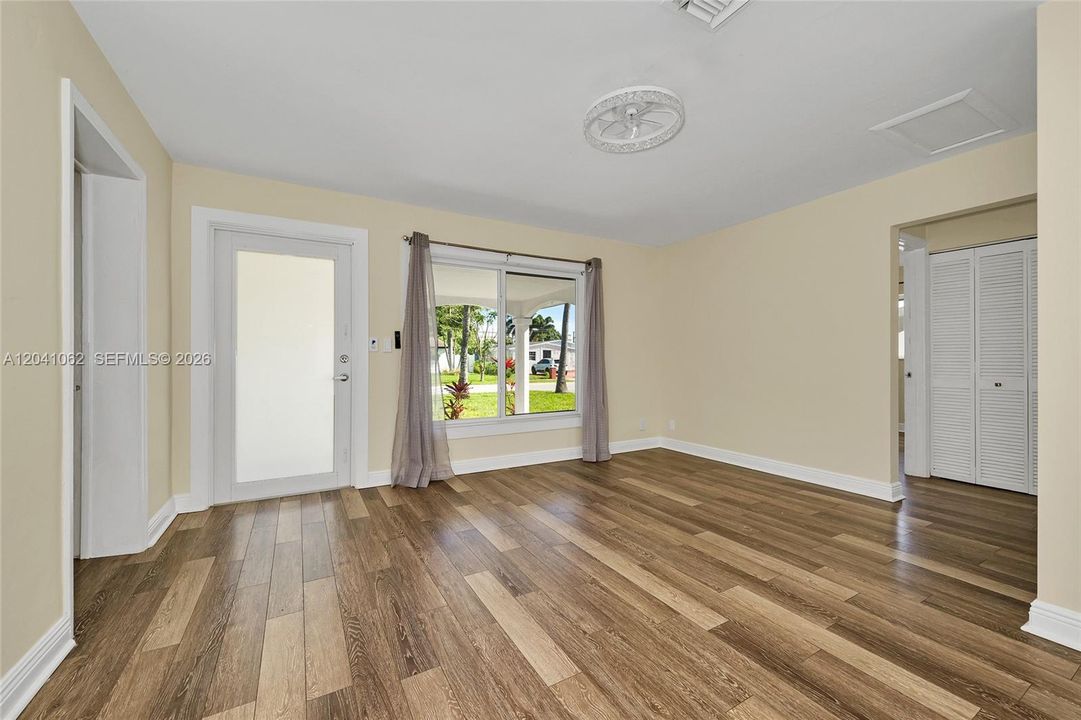 В аренду: $3,150 (3 спален, 2 ванн, 1385 Квадратных фут)