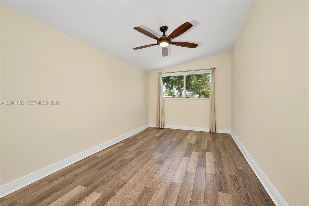 В аренду: $3,150 (3 спален, 2 ванн, 1385 Квадратных фут)