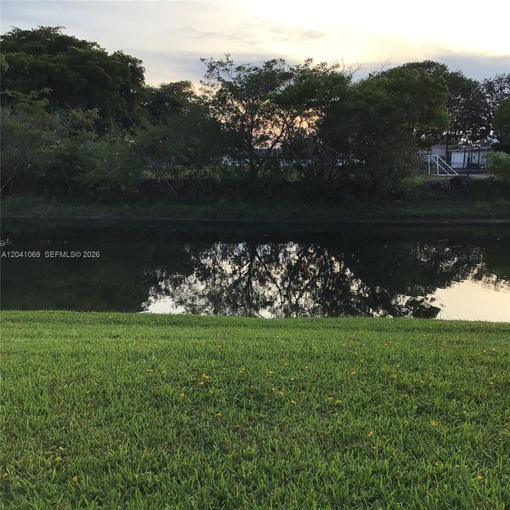 For Rent: $1,550 (1 beds, 1 baths, 720 Square Feet)