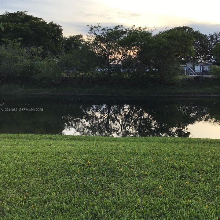 For Rent: $1,550 (1 beds, 1 baths, 720 Square Feet)