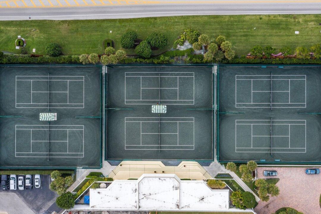 Sloan's Curve Tennis Center