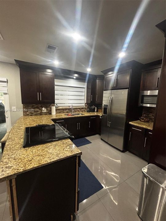 For Sale: $400,000 (2 beds, 2 baths, 1158 Square Feet)