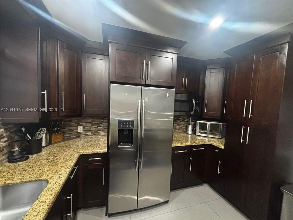 For Sale: $400,000 (2 beds, 2 baths, 1158 Square Feet)