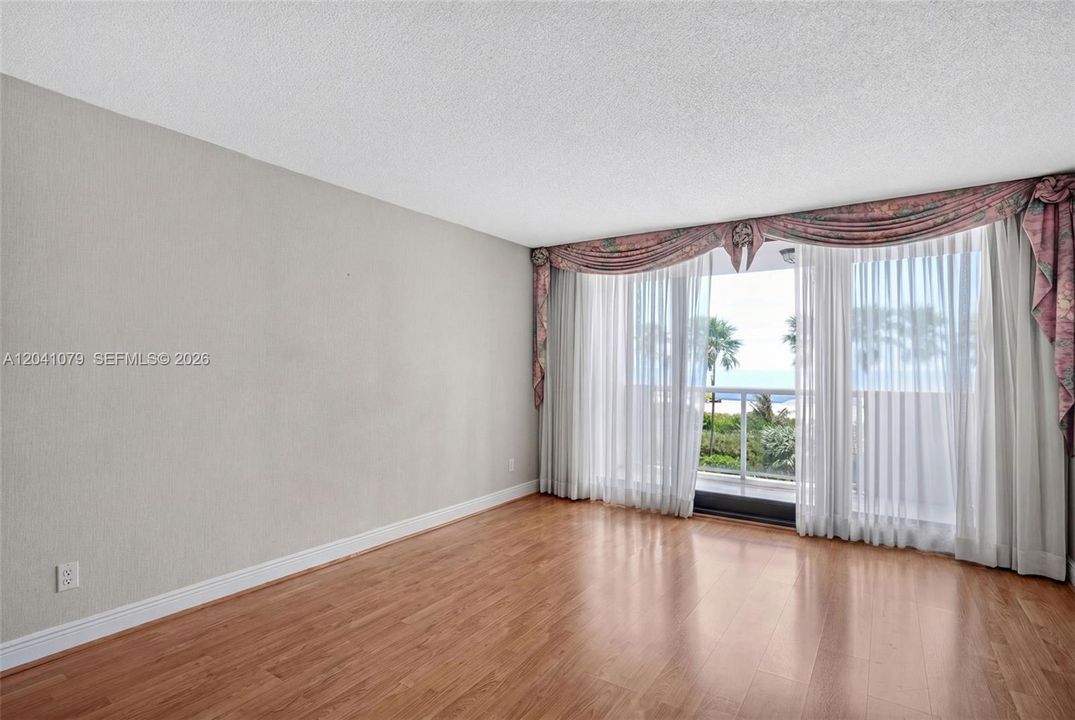 En Venta: $1,495,000 (3 camas, 2 baños, 1980 Pies cuadrados)