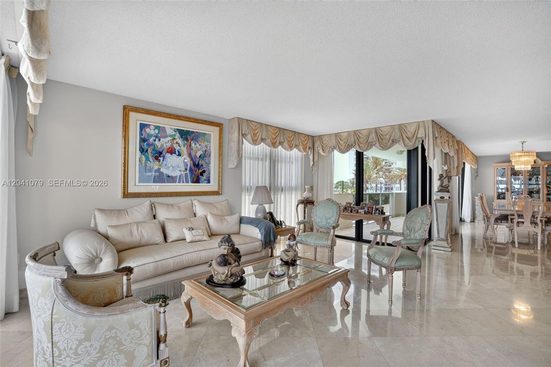 En Venta: $1,495,000 (3 camas, 2 baños, 1980 Pies cuadrados)