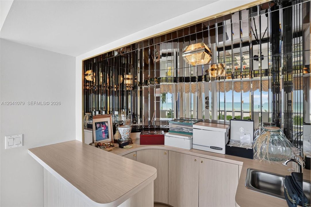 En Venta: $1,495,000 (3 camas, 2 baños, 1980 Pies cuadrados)