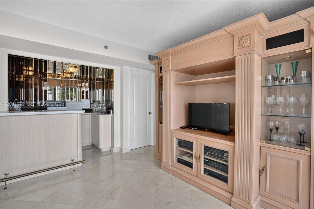 En Venta: $1,495,000 (3 camas, 2 baños, 1980 Pies cuadrados)