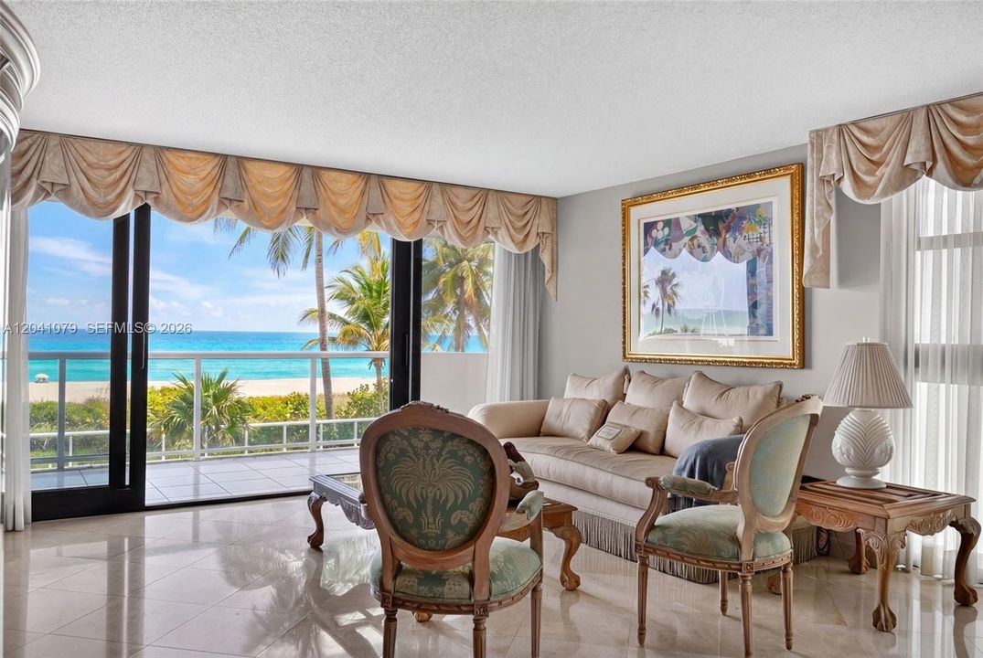 En Venta: $1,495,000 (3 camas, 2 baños, 1980 Pies cuadrados)