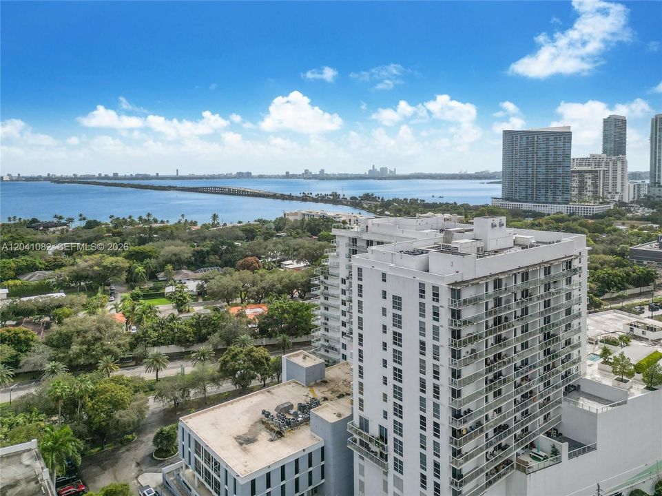 For Sale: $595,000 (2 beds, 2 baths, 1062 Square Feet)