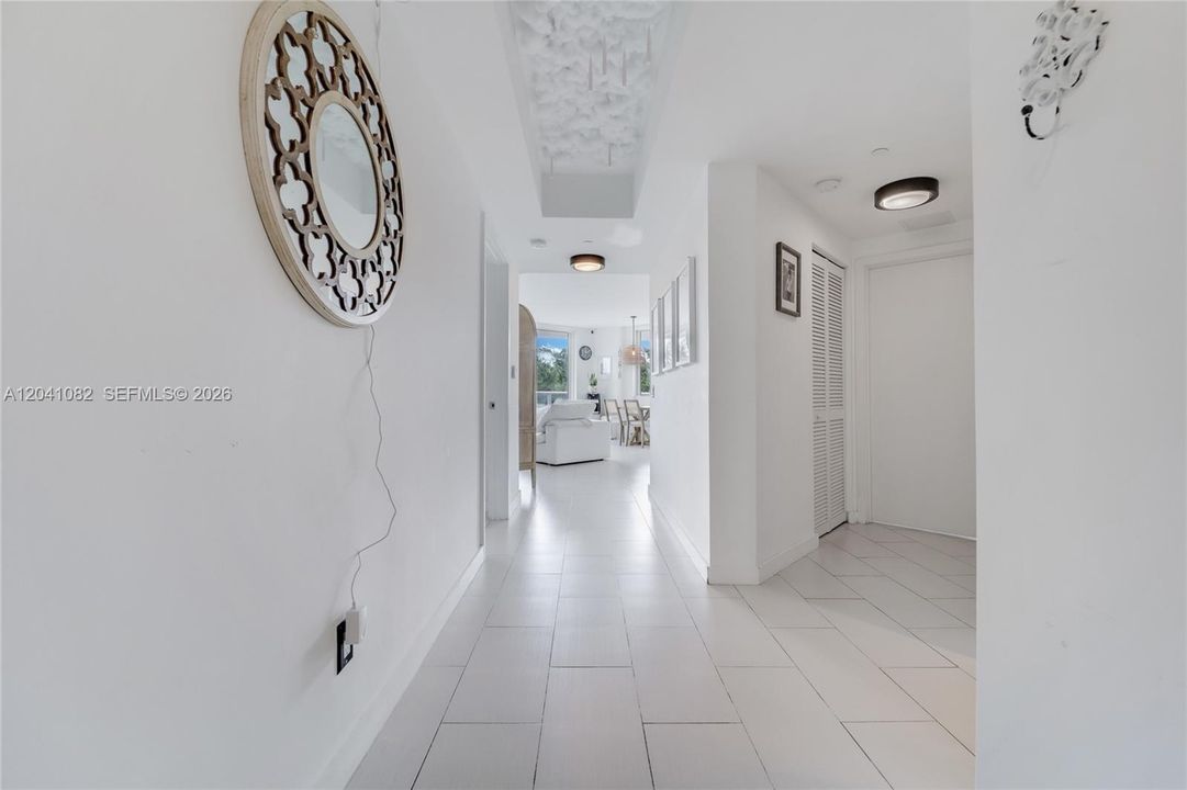 For Sale: $595,000 (2 beds, 2 baths, 1062 Square Feet)