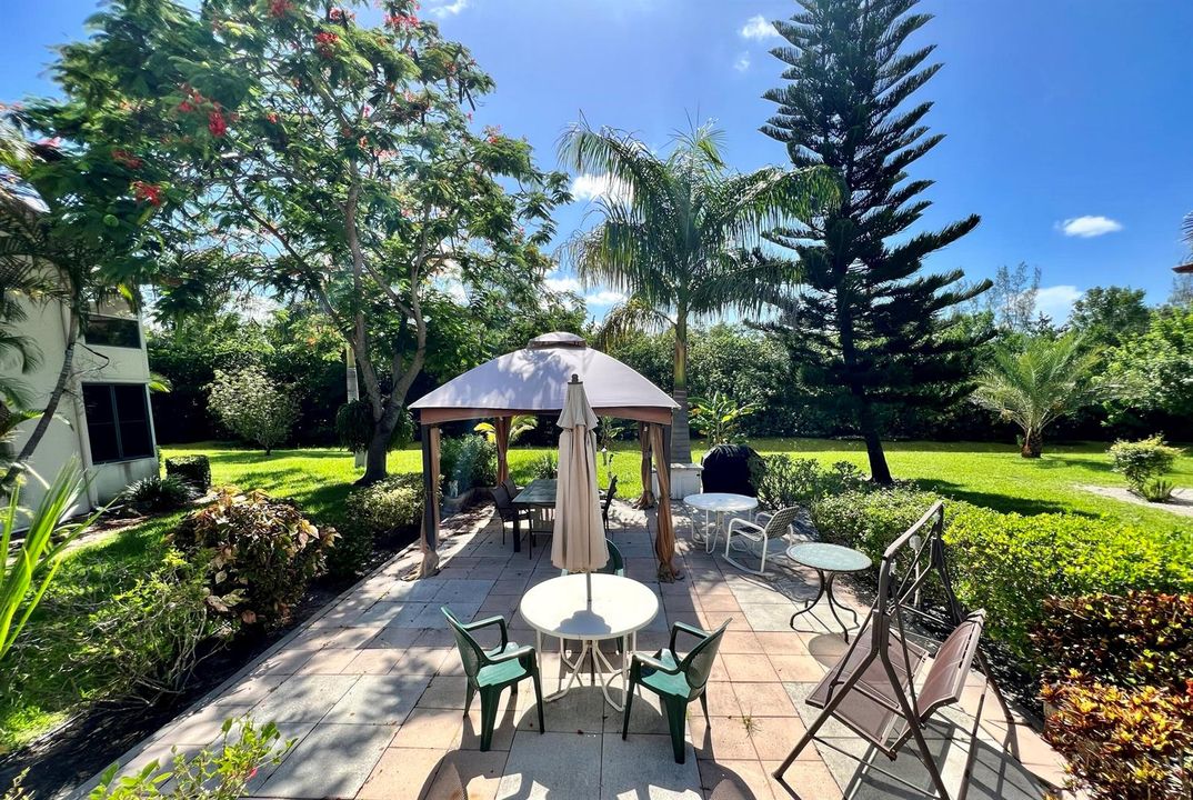 Building Patio Windsor E