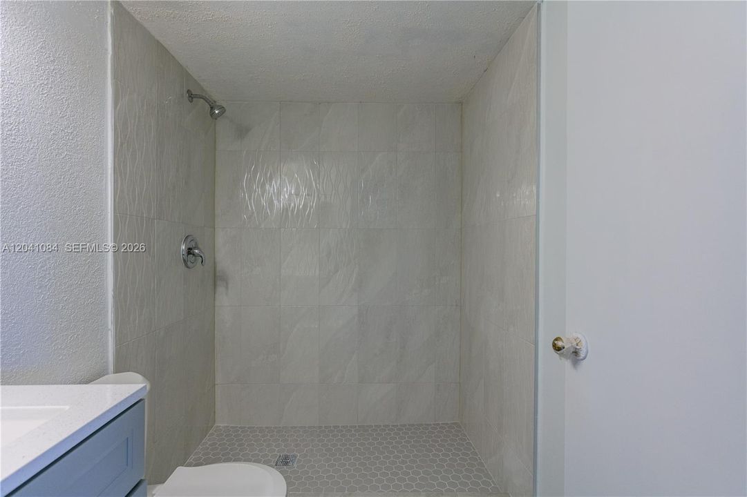 В аренду: $2,275 (2 спален, 2 ванн, 1329 Квадратных фут)